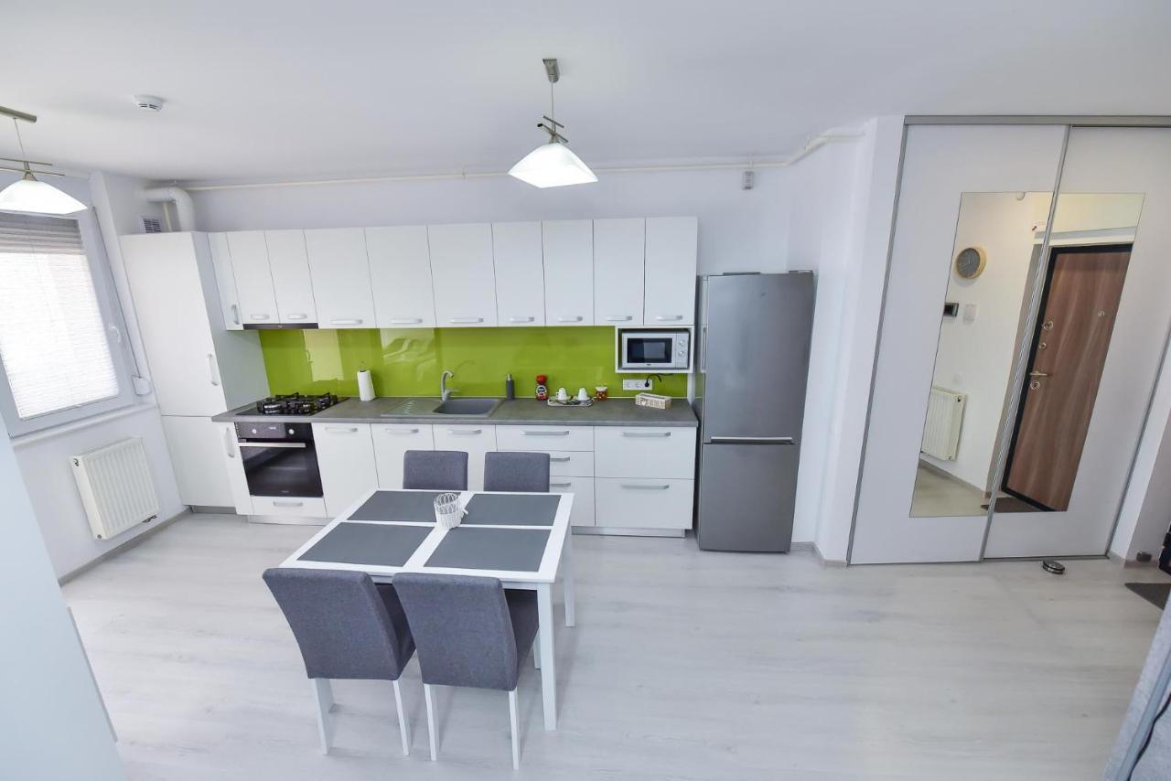 Stylish Stay - Executive - Private Parking And Central Location Oradea Exterior foto